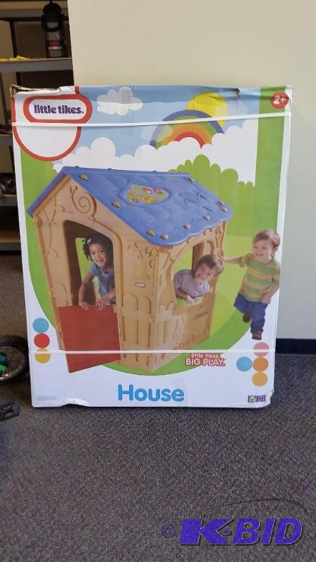 lot 20 image: Little Tikes Secret Magical Playhouse. Still in Box.  Sealed.