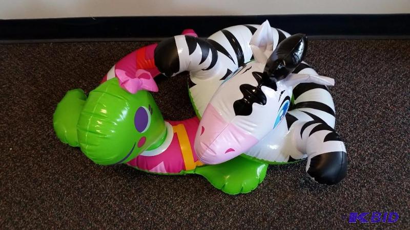 lot 22 image: Lot of 2 Small Blow up Pool Toys.  Holds Air.  No Holes.