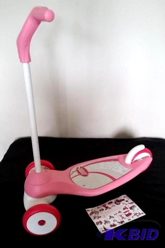 lot 27 image: Radio Flyer My First Scooter.  Pink Ages 3-5Assembled.  Out of Box