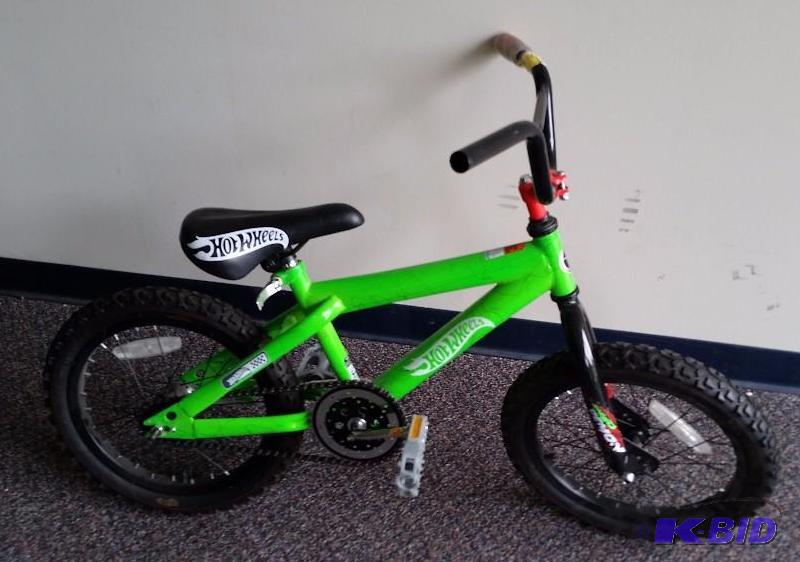 lot 37 image: Boys Hotwheels 16 Bike no Training Wheels.  Could us a good tune up.  See Pics.