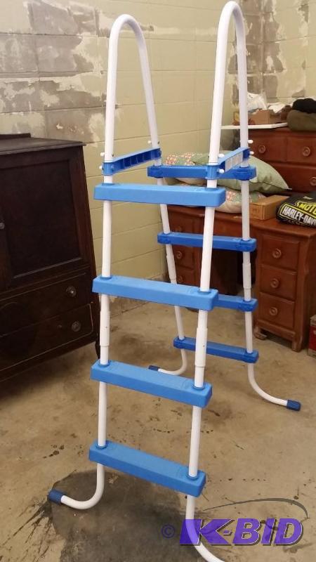 lot 41 image: Above Ground Pool Ladder.  Works great and very stable.