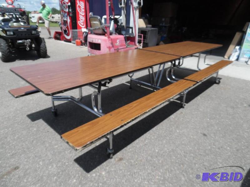 lot 15 image: School Lunch Table