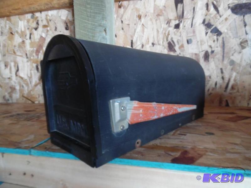 lot 26 image: Mail Box
