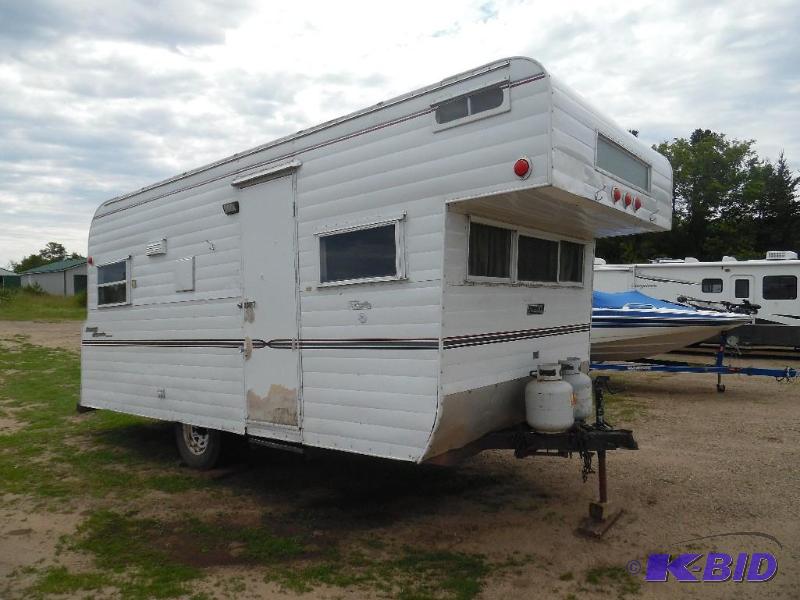 lot 4 image: 1970 Travel Trailer