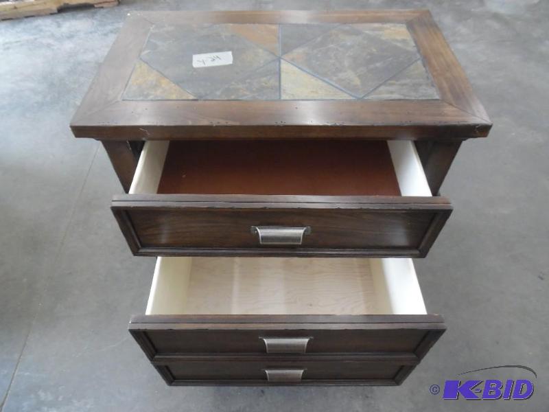 lot Y24 image: 3 Drawer Dresser