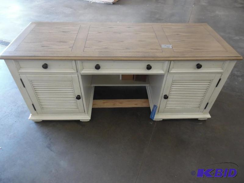 lot Y25 image: Riverside Desk