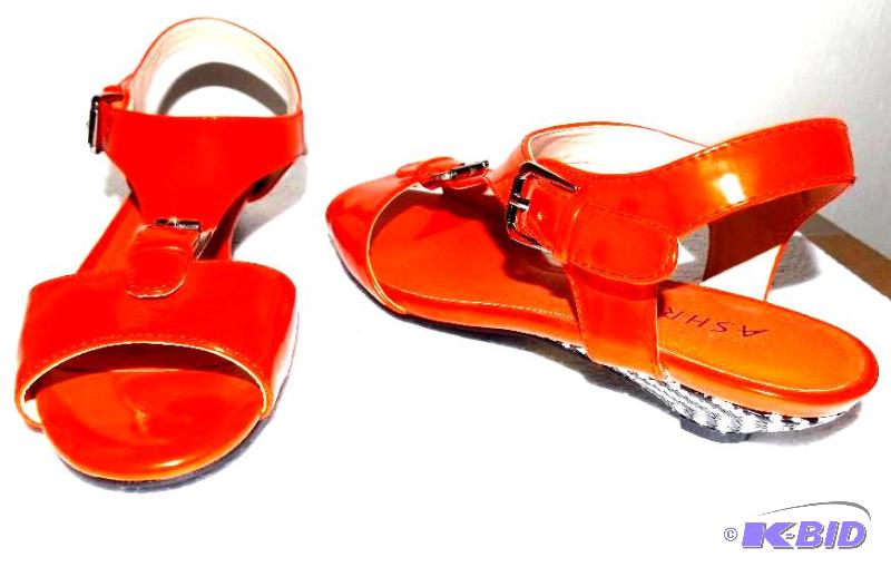 Ashro sandals with low heel