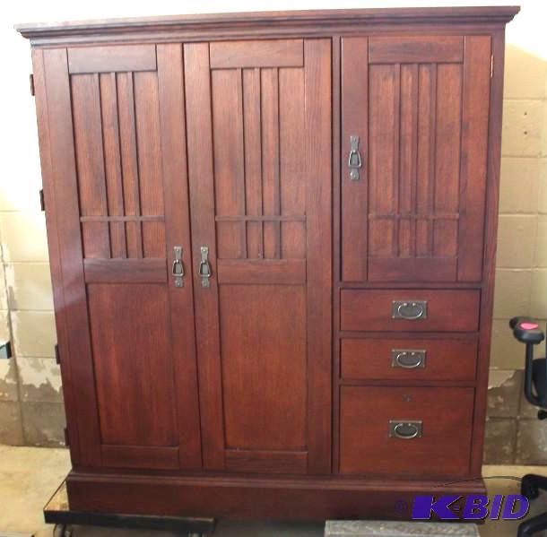 ArmoireDesk