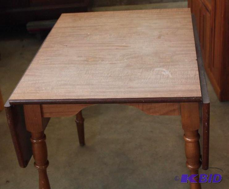 Drop leaf table