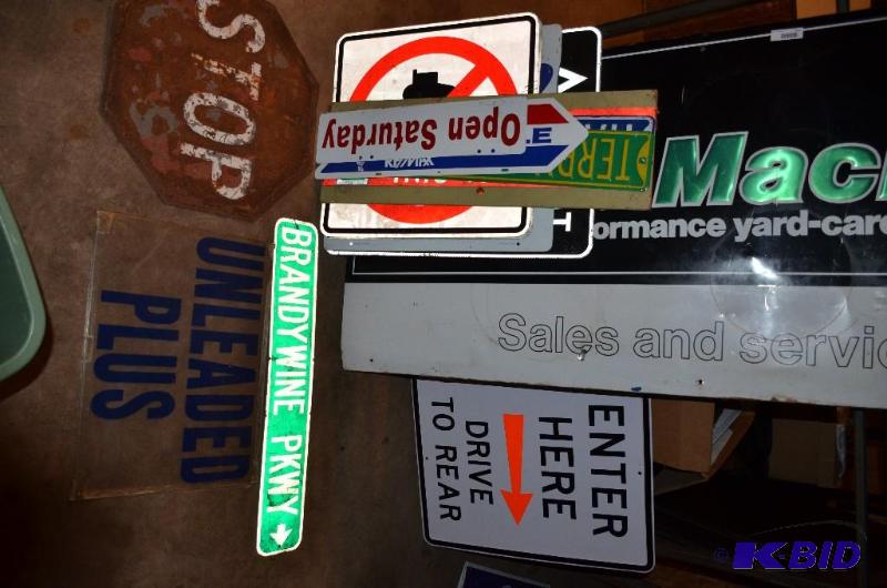 lot 122 image: Large lot of metal signs, street signs and ad...