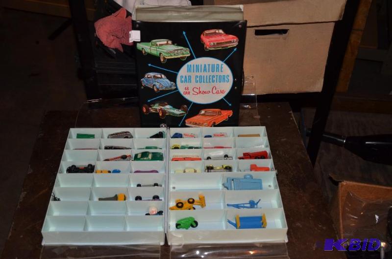 lot 125 image: 2 miniature 48 car collectors showcase, also ...