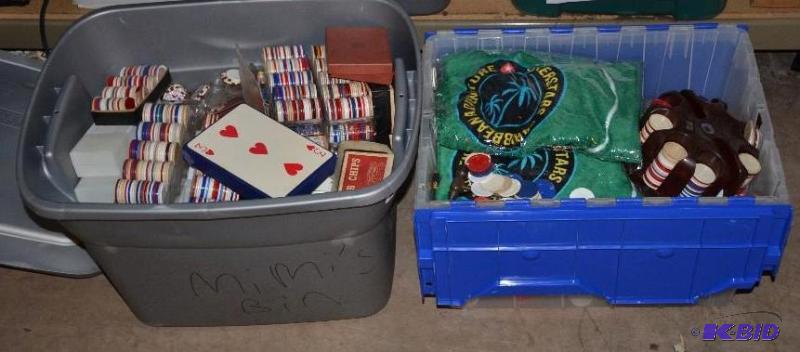 lot 128 image: Large lot of poker chips, domino and other ga...