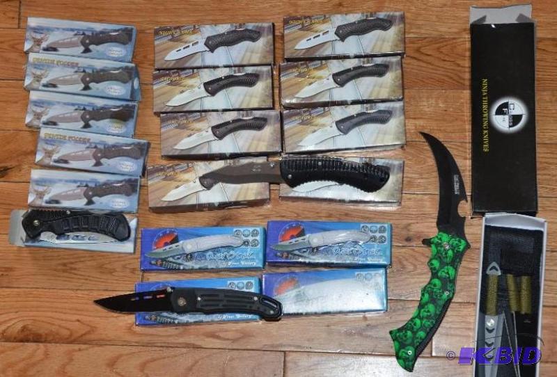 lot 14 image: Lot of Pocket Knives appear to be new in boxe...