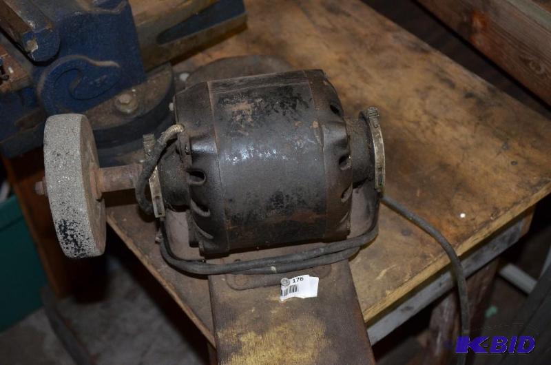 lot 176 image: Grinding wheel  stone- need to bring tools t...