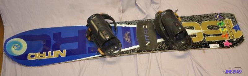 lot 186 image: Nitro Fusion snowboard approx 62"...