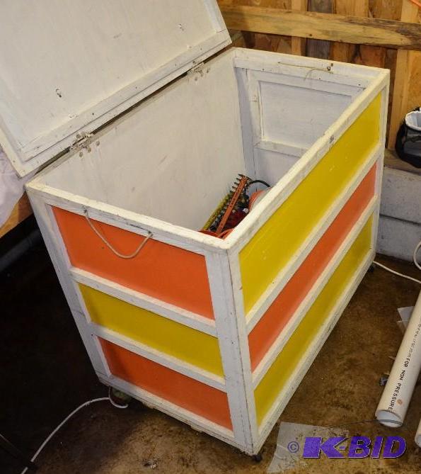 lot 195 image: 24x40x33 wood rolling chassis with lid and co...