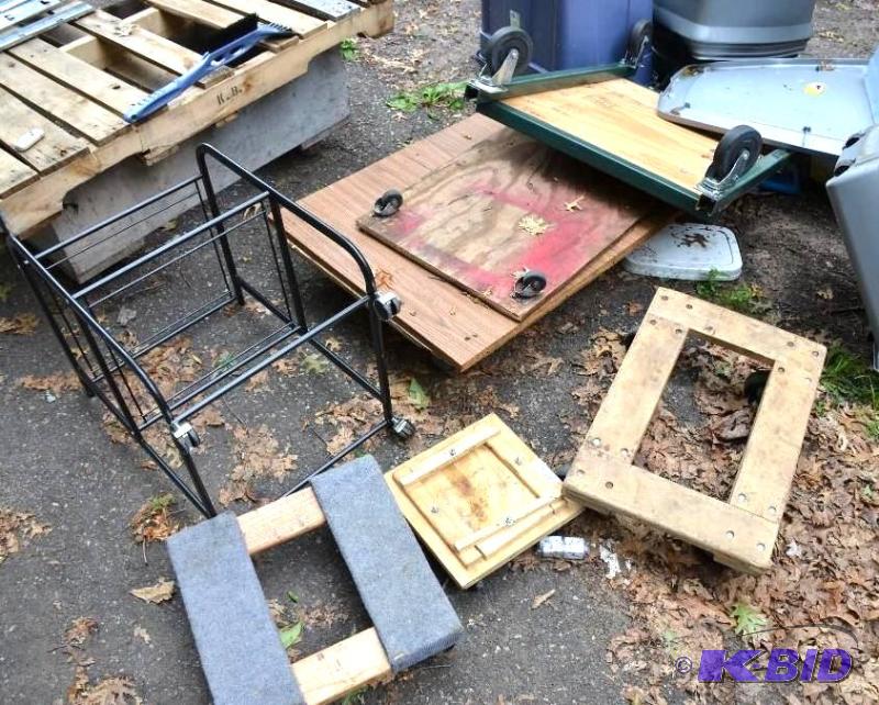 lot 198 image: Lot of floor dollies, nine dolly units variou...