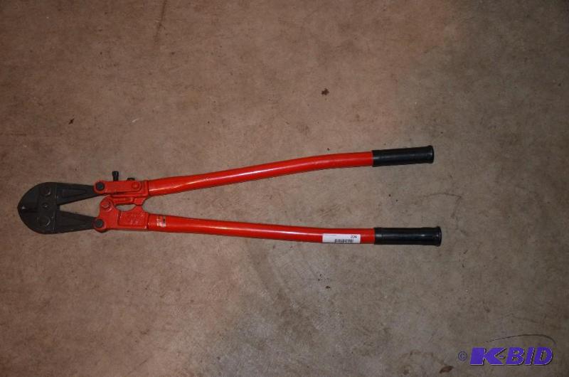 lot 204 image: 30 inch Bolt Cutter...