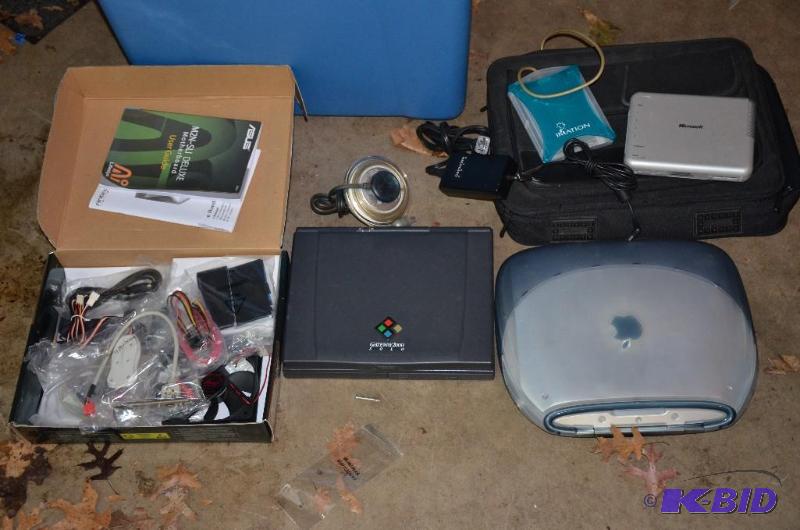 lot 219 image: Apple IBook Clamshell (powers up) ASUS M2N S...