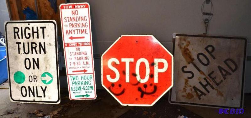 lot 221 image: 4 Road Signs Right Turn on Green or Arrow Onl...