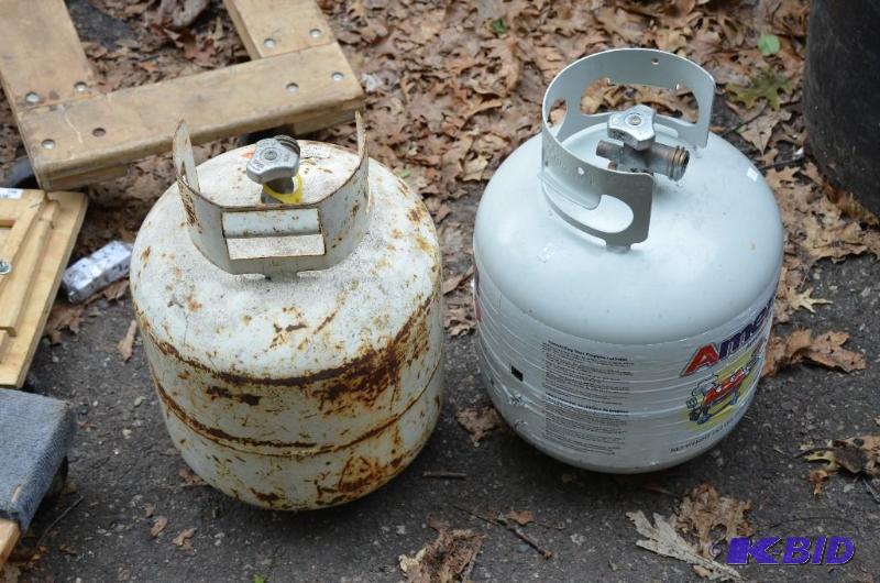 lot 250 image: 2 Propane tanks...
