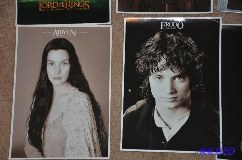 lot 254 image: Collectible cards Star Wars cards Other world...