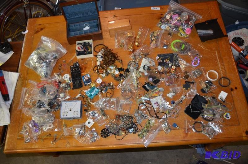 lot 261 image: Large lot of jewelry. We were unable to check...