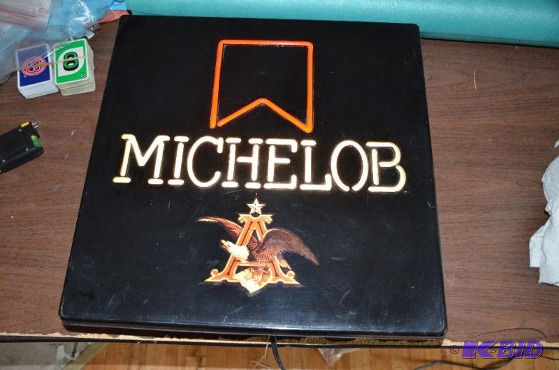 lot 262 image: Michelob Lighted Beer sign 16x16"...