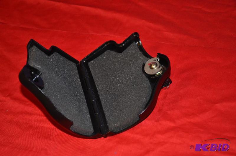 lot 44 image: Life Jacket&nbspGun case...