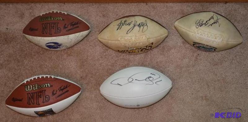 lot 56 image: 5 Autographed balls. Please inspect for detai...