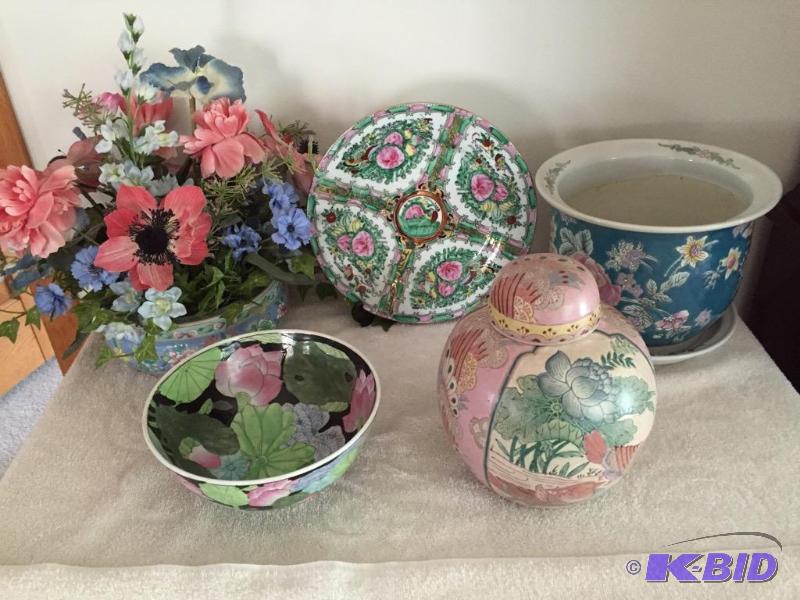 lot 108 image: Asian Style Pottery