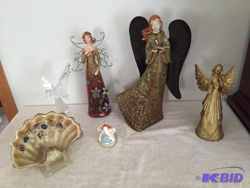 lot 130 image: Decorative Angel Lot
