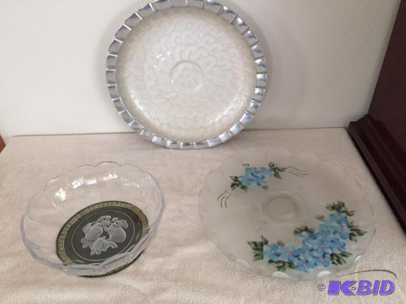 lot 132 image: Glassware including Val St. Lambert Crystal Bowl