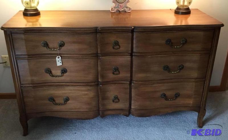 lot 14 image: Beautiful Nine Drawer Dresser with Brass Hardware