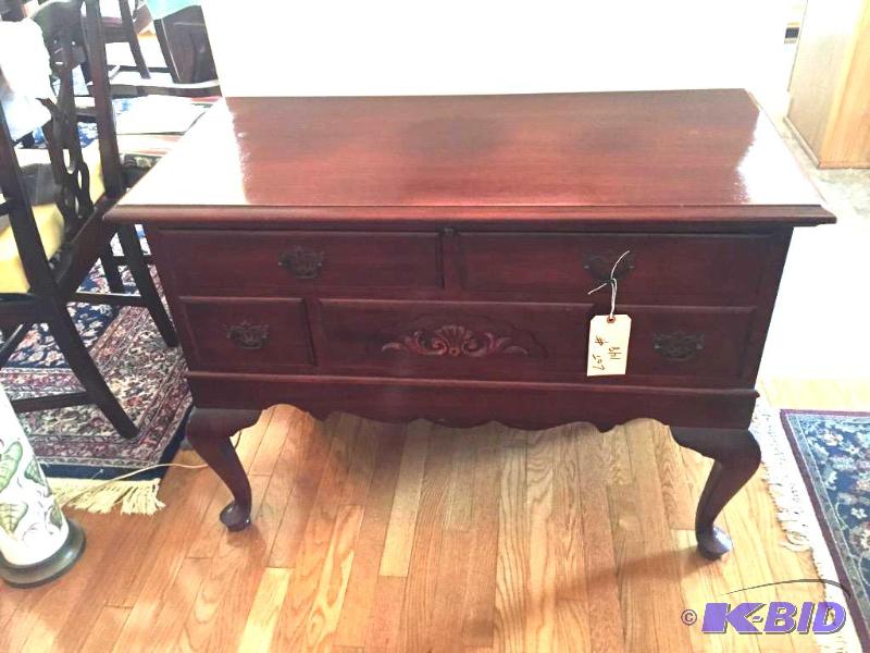 lot 148 image: Excellent Vintage Lane Standing Cedar Chest