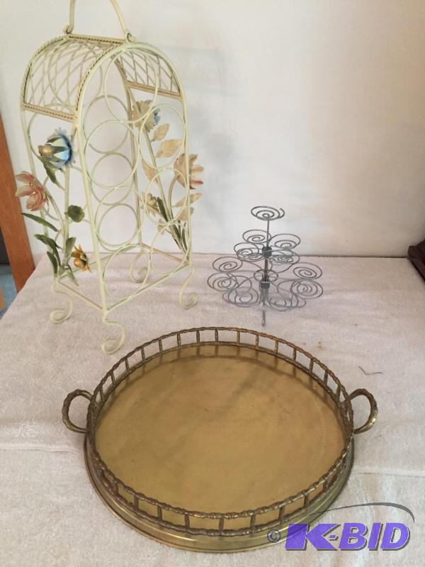lot 184 image: Decorative Collectibles