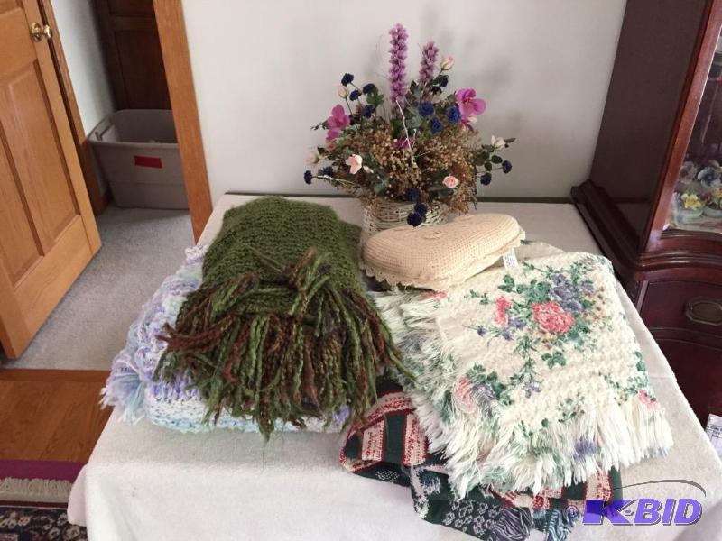 lot 205 image: Lot of Linens and Throws