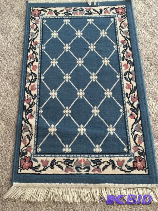 lot 218 image: area Rug