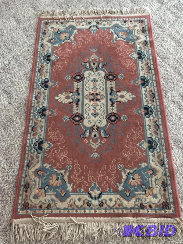 lot 220 image: Oriental Style Area Rug