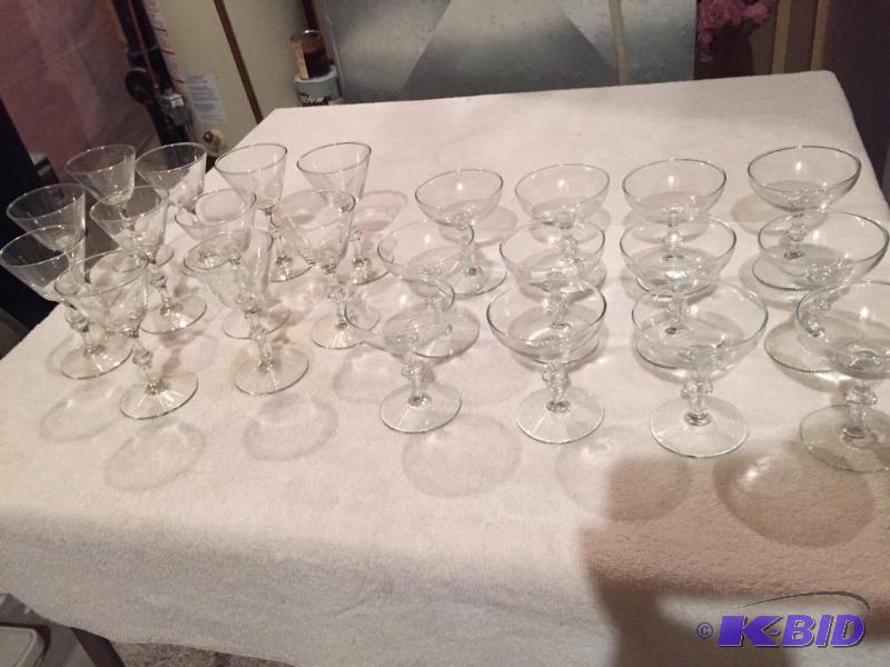 lot 230 image: Clear Glass wine and Sherbets