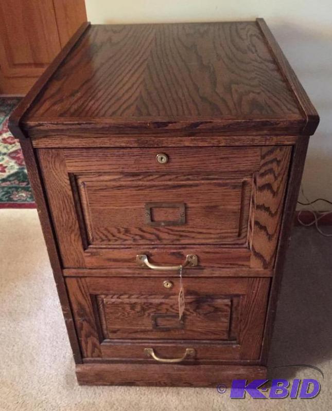 lot 34 image: Excellent Grained Oak File Cabinet