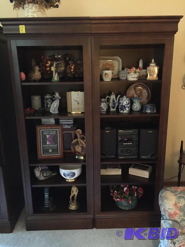 lot 35 image: Beautiful Matching Pair of Bookcases