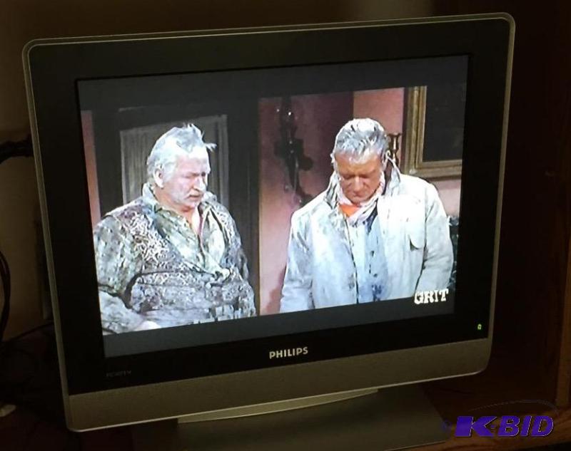 lot 36 image: 20 Inch Flat Screen TV