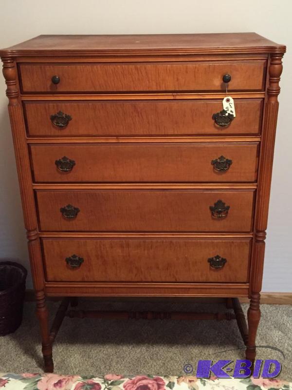 lot 48 image: Beautiful Vintage Five Drawer Dresser
