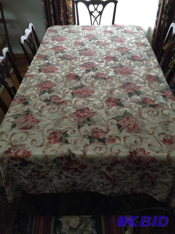 lot 53 image: Lovely Large Brocade Table Cloth