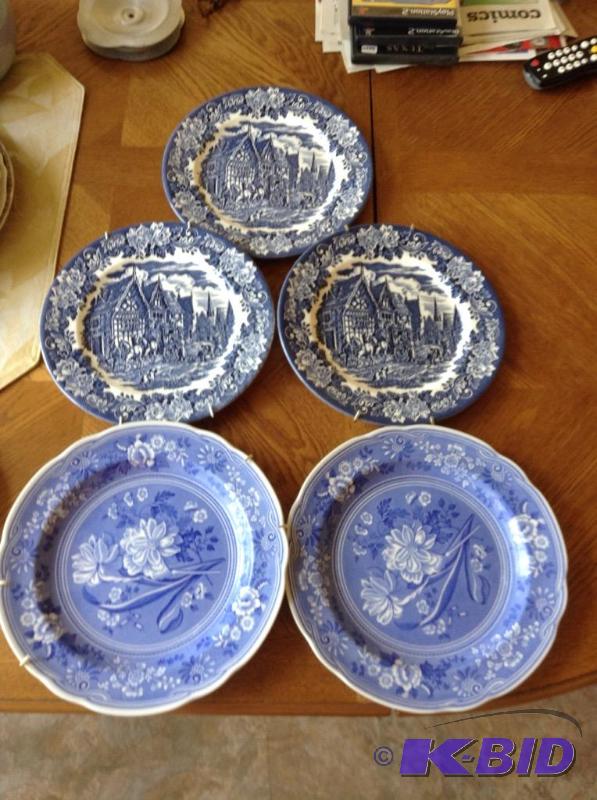 lot 71 image: Lot of Five Blue and White Plates - Spode Blue Room