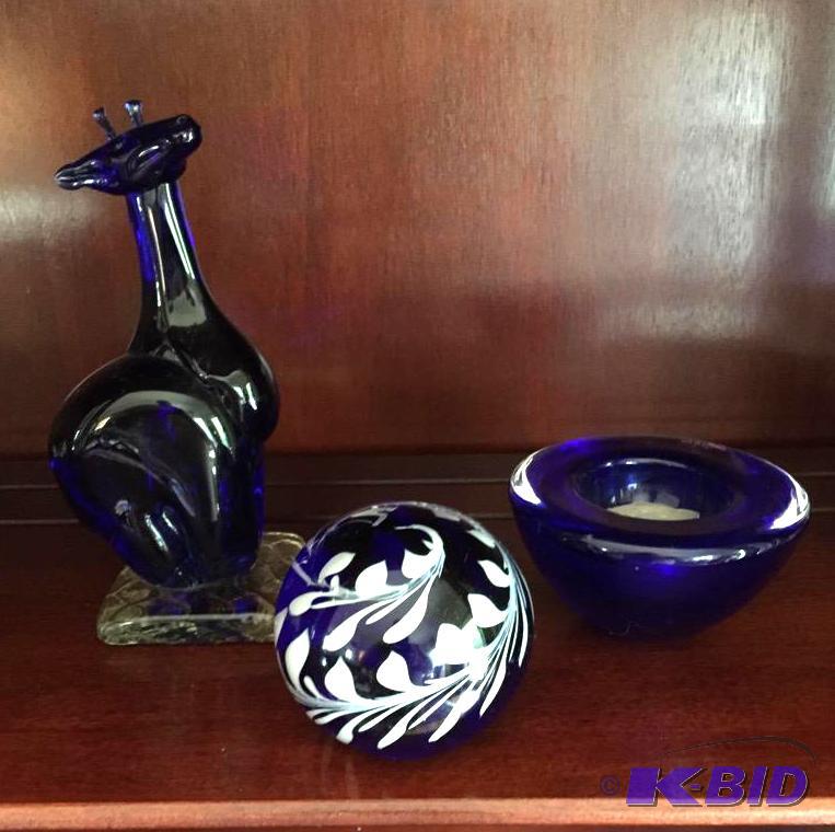 lot 97 image: Deep Cobalt Art Glass Giraffe and More