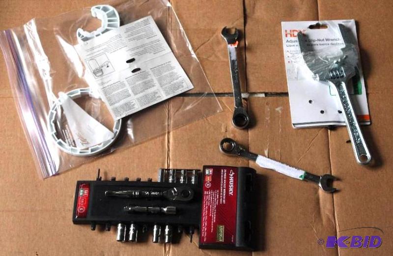 wrenches and sockets 5 items