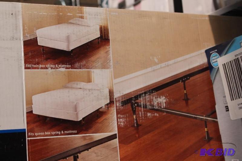 Metal bed frame