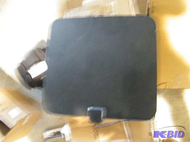 lot 39 image: Digital Stream Digital Antenna - Antenna pad ...